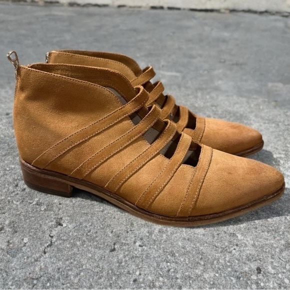New Free People 'Swept Away' Cutout Suede Bootie Ankle Shoes Tan Leather US9/9.5 - Picture 3 of 17